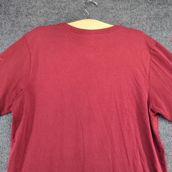 Nike Dri Fit Men's T Shirt Red Size L PolyCotton Triangle Logo - Picture 3 of 14
